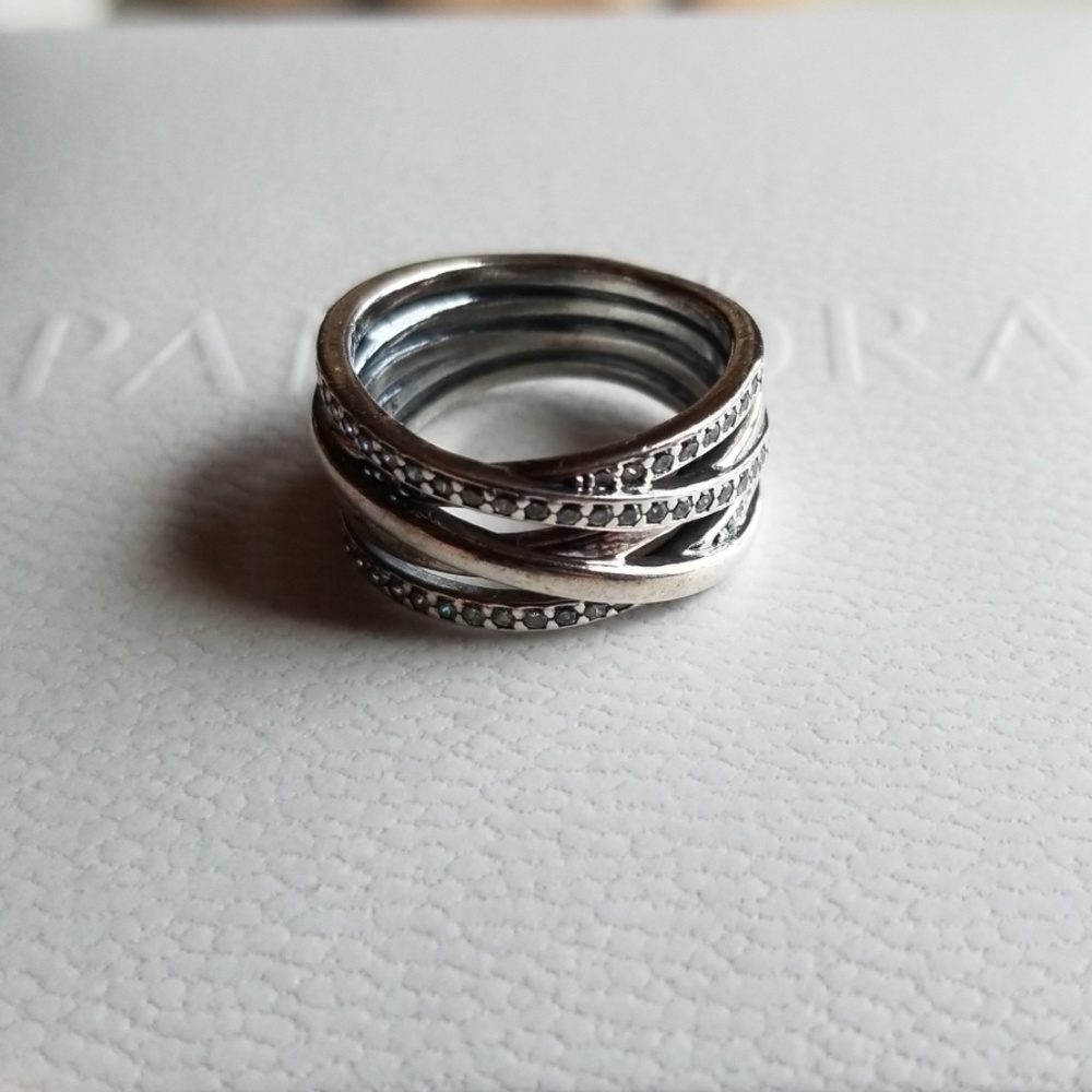 Pandora Ring Size 54 (US 7)